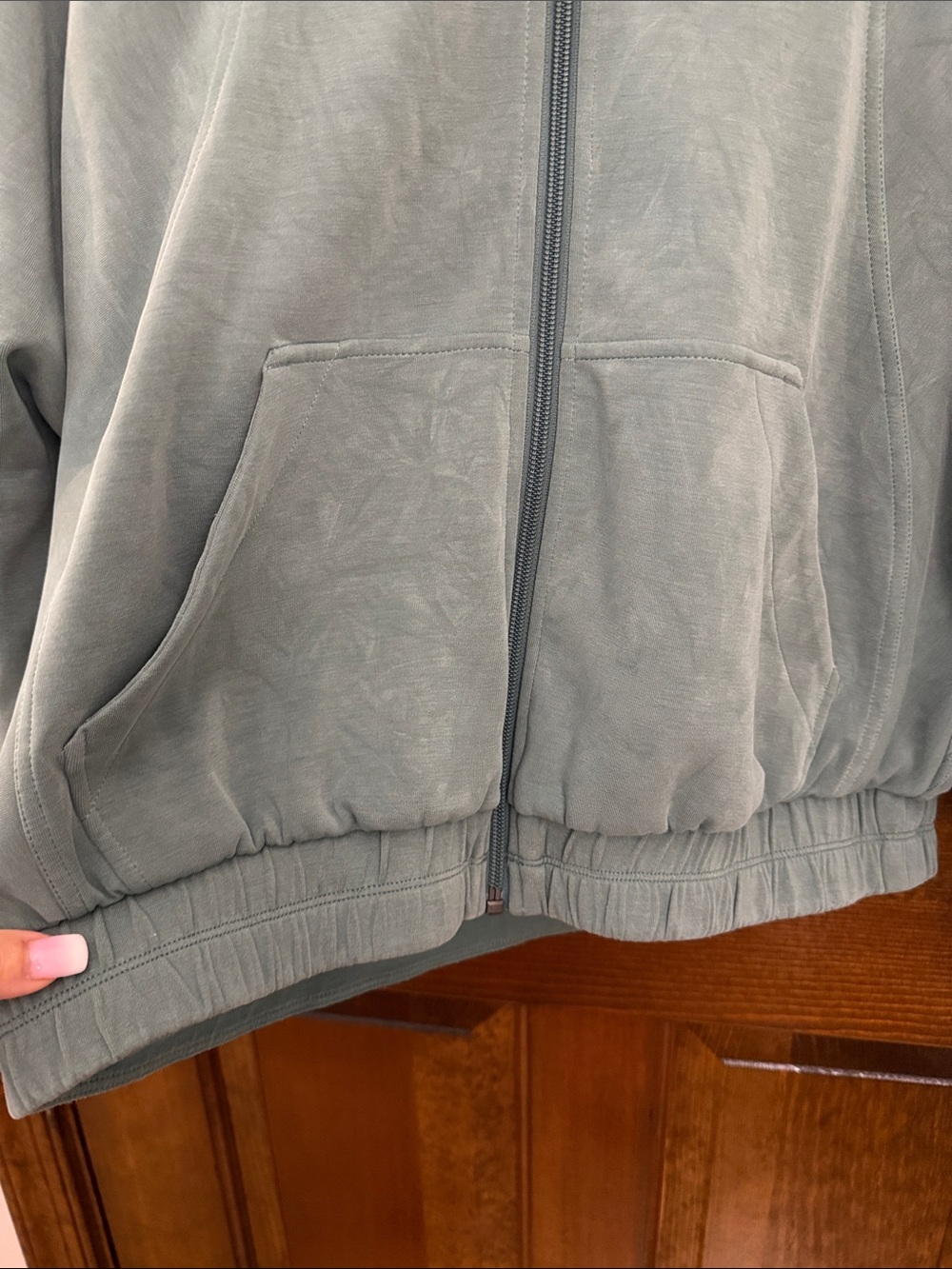 EUC Women's Lululemon Medium Forest Brushed Softstreme Funnel Neck Zip Up—Size 8 - Picture 7 of 9